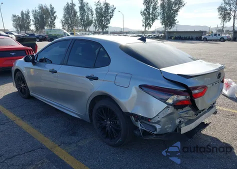 2021 Toyota Camry Se Nightshade Edition Awd z USA, uszkodzony, nr VIN 4T1G11BK2MU022818